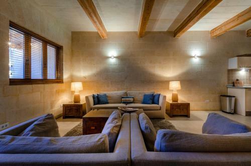 Gozo Apartment W/private Pool, Cosy Terrace, Bbq & AC