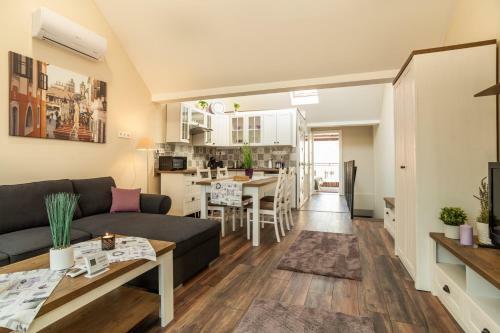 Egri Vit�zek Apartman Provance Lakr�sz