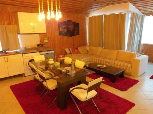Kleopatra Separate Apartments