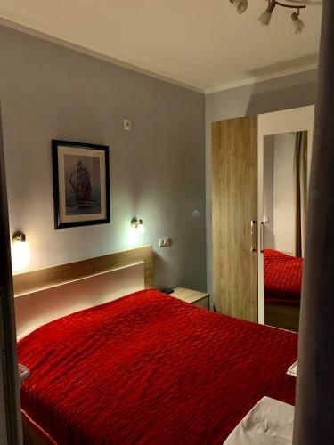 Hostal Apartments Mm