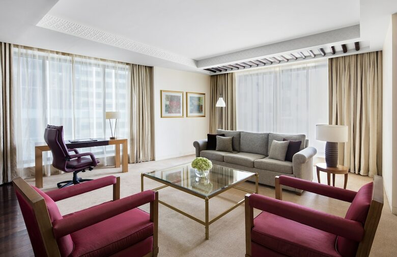 The H Hotel