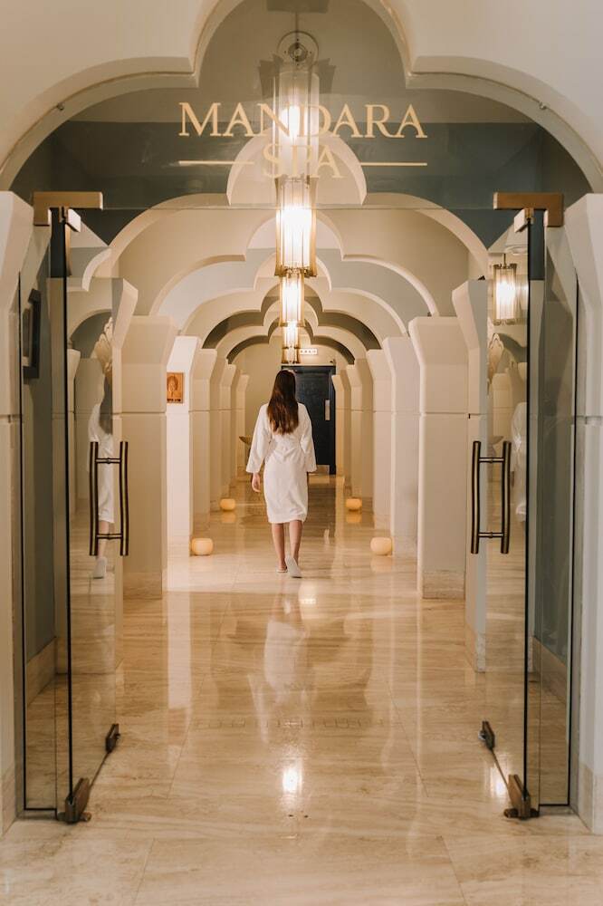 The H Hotel