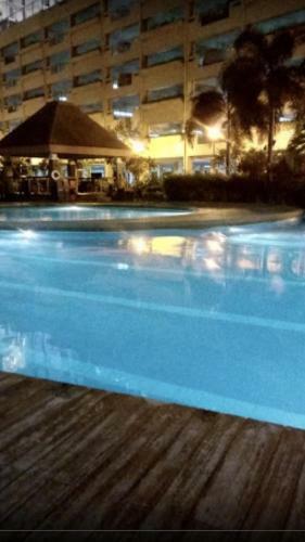 Apartamentos Makati Cbd Resort