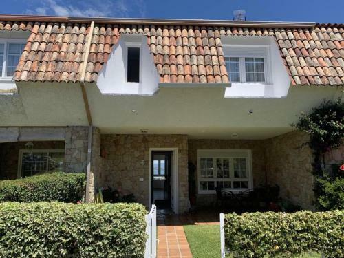 Chalet En Urbanizaci�n Con Piscina