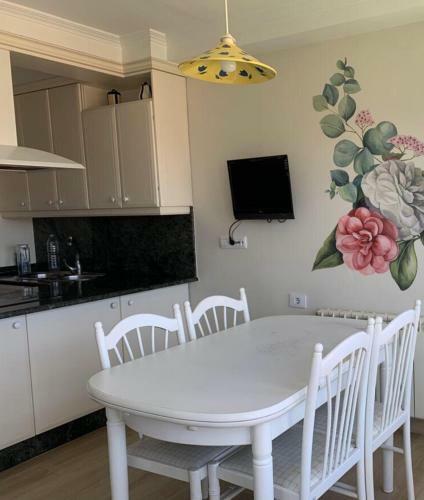 Chalet En Urbanizaci�n Con Piscina