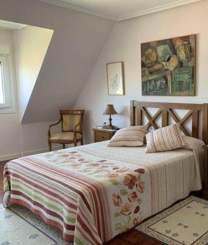 Chalet En Urbanizaci�n Con Piscina