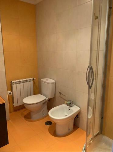 Chalet En Urbanizaci�n Con Piscina