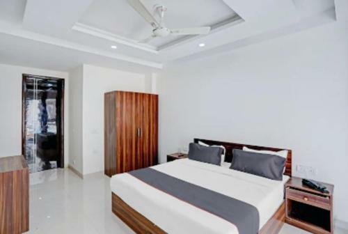 Hotel Jmd Nirvana Stays Inn