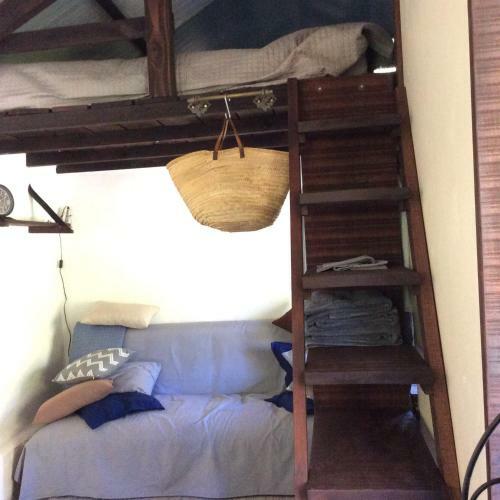 Unique Tiny House With Natural Building Techniques