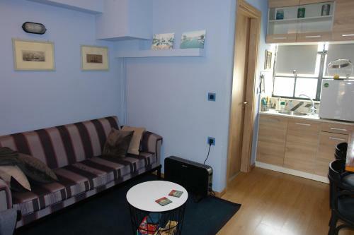 "blue Apartment" Close To Port & Center
