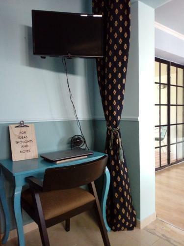 "blue Apartment" Close To Port & Center