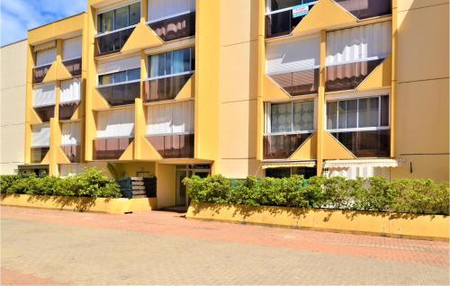 Nice Apartment In Le Grau Du Roi With 1 Bedrooms