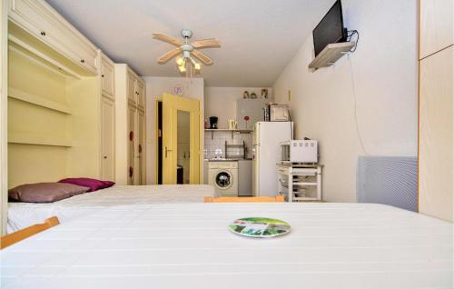 Nice Apartment In Le Grau Du Roi With 1 Bedrooms