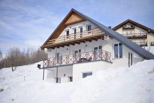 Hostal Entire Rental House-white House Gudauri