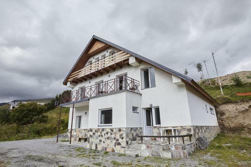 Hostal Entire Rental House-white House Gudauri