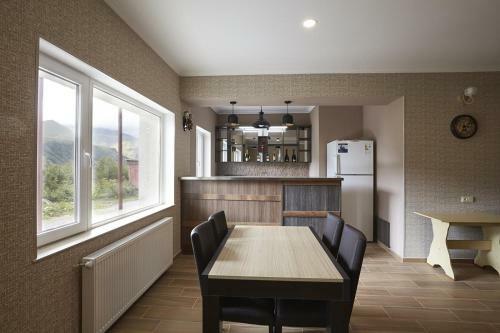 Hostal Entire Rental House-white House Gudauri