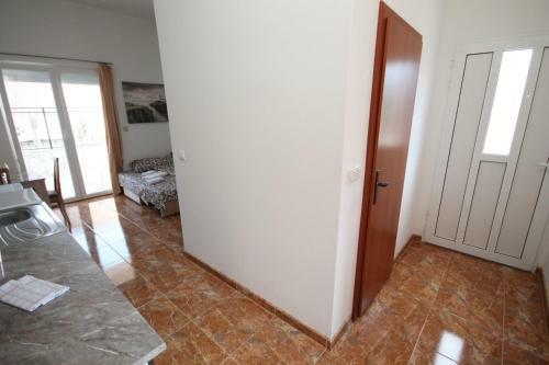 Apartment With Pool Tomic Boka Bay