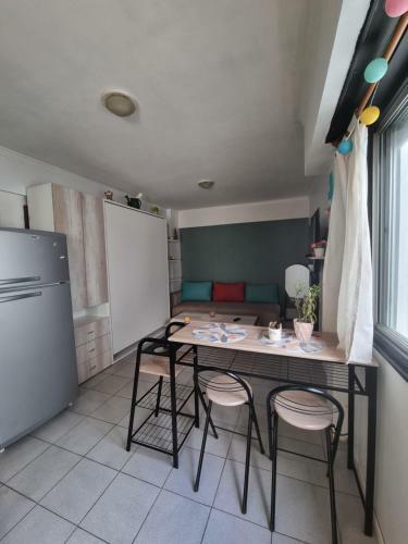 Apartamento Monoambiente Libertad E Independencia, Barrio La Perla