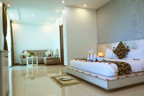 Riverland Hotel