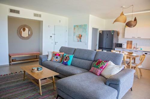 Beach Front 3 Bedroom Apartment With Breathtaking Sea View