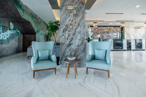 Waves Hotel