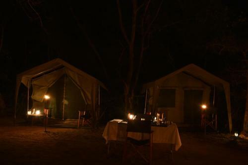 Hotel Mahoora Tented Safari Camp - Kumana