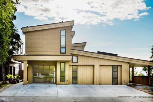 Downtown Contemporary Coastal Condo