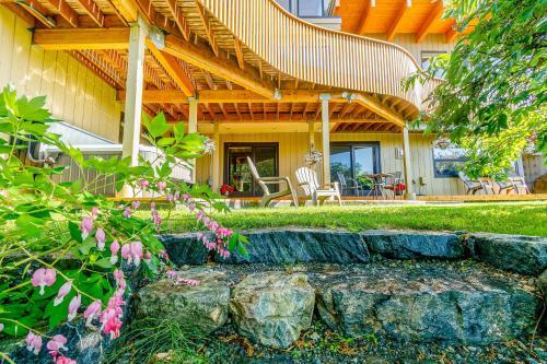 Downtown Contemporary Coastal Condo