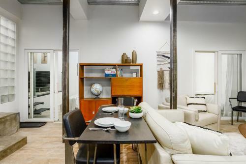 Downtown Contemporary Cove