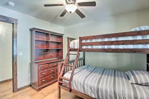 Spacious Pinetop Cabin With Deck, Grill And Yard!