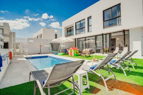 Sunnyvillas: 3br New Villa?private Pool In Pernera