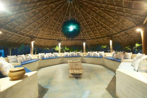 Hotel Dolphin Beach