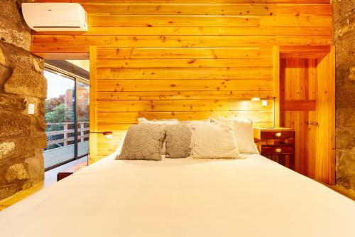 Bed & Breakfast Pocinhobay