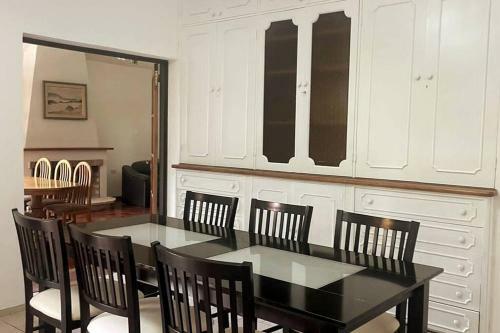 Espectacular Chalet, En Zona De Bodegas!!