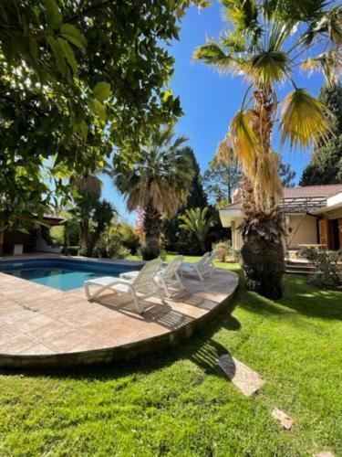 Espectacular Chalet, En Zona De Bodegas!!