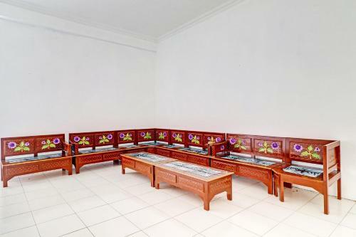 Capital O 91466 Hotel Neu Backpacker Tf (Smk Tb)