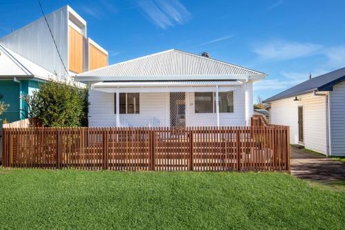 Fishery Road Cottage - Pet Friendly - 2 Mins Walk To Beach