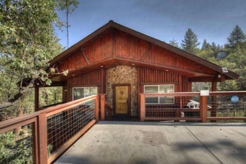 Pinecone Escape Cabin By Avantstay Elevated Cabin W Privacy & Views