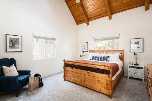 Hartwood By Avantstay Cozy Big Bear Abode W Spacious Deck & Stone Fireplace