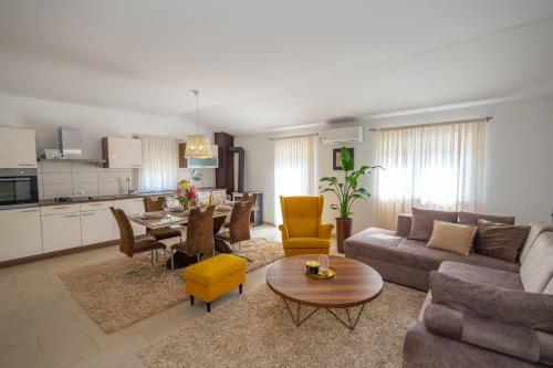 Villa Holiday Home Martina, Vinjani - Imotski