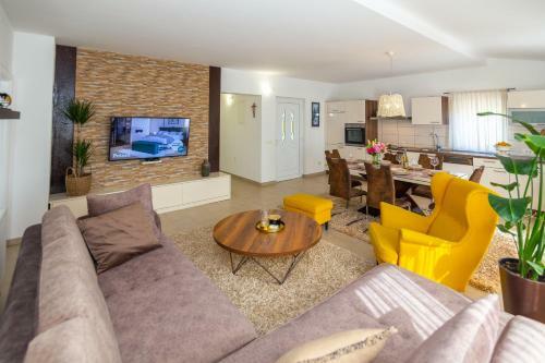 Villa Holiday Home Martina, Vinjani - Imotski