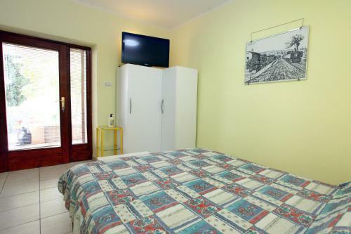 Dino Room Apartments