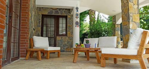 Villa Simba - Near Calis Beach With Garden & Pool