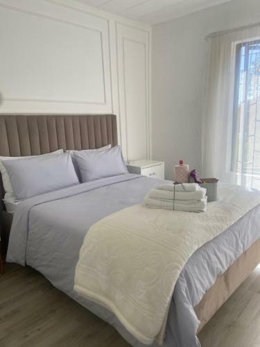 Elegant 1bedroom Apartment In Bryanston, Sandton