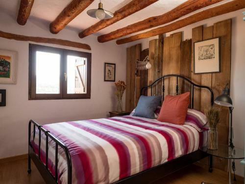 Majestic Holiday Home In Benabarre With Balcony