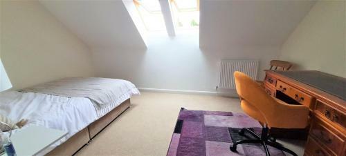 Apartamento Modern 4 Bed House Sleeps - Free Parking
