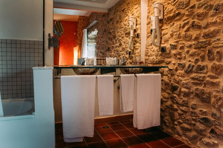 Hotel Arcs De Monells