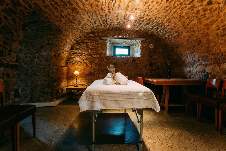 Hotel Arcs De Monells