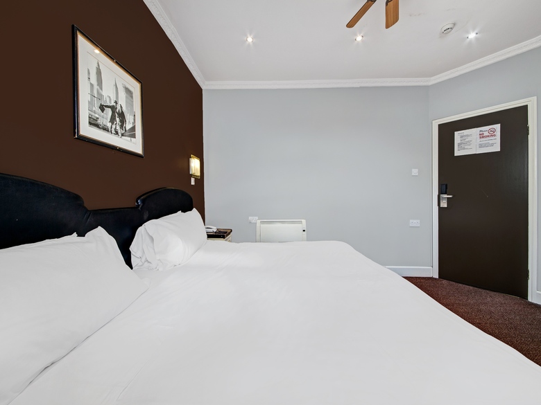 Boston Manor Hotel