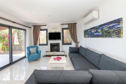 Splendid Villa With Private Pool And Jacuzzi Near Beach In Bodrum